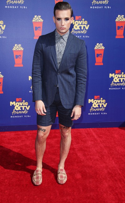 Nico Tortorella, 2019 MTV Movie & TV Awards, Red Carpet Fashions